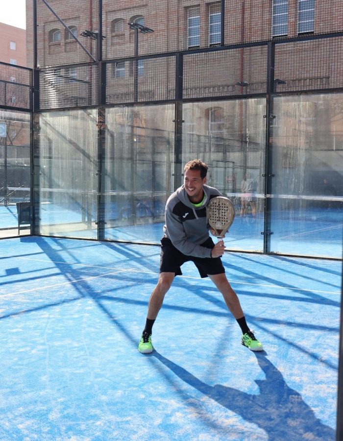 Aprende a jugar padel en españa
